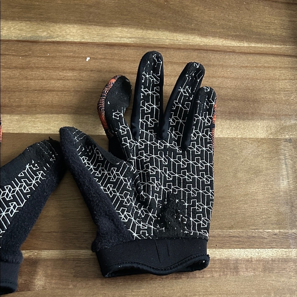 Men's Black and Orange Gloves - Picture 5 of 5